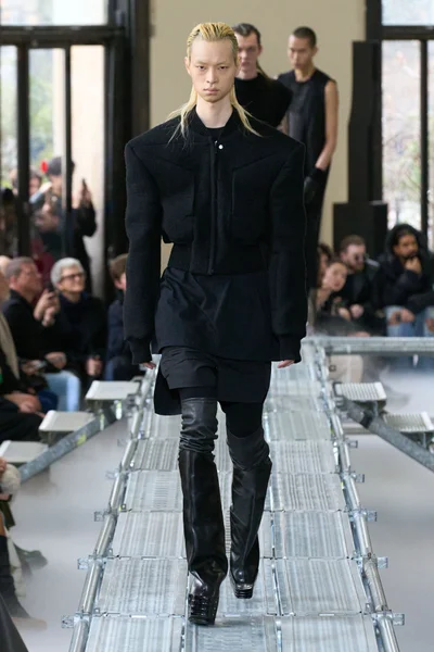 Look 4